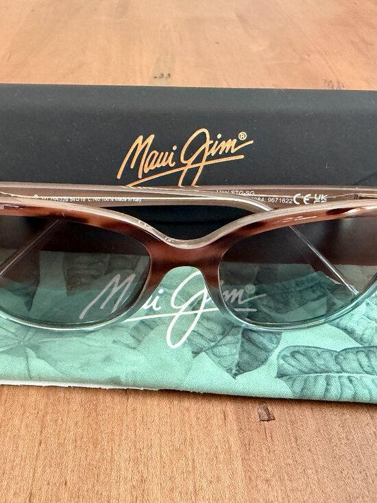 Maui Jim Honi - Sandstone with Blue Sunglasses